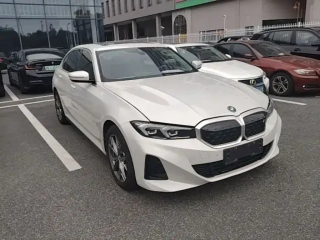 BMW i3 — Фото автомобиля 3