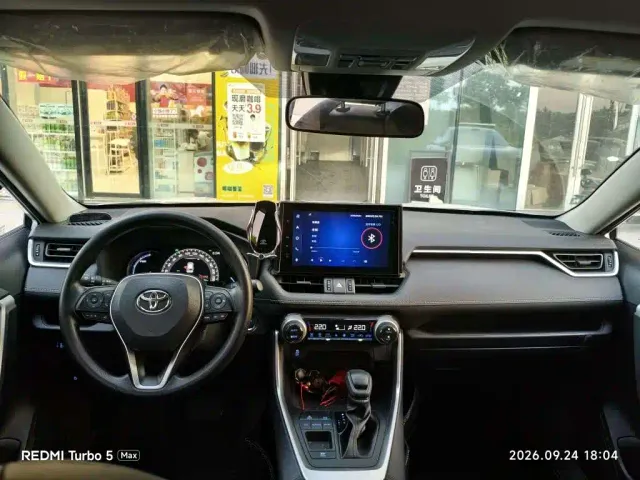 Toyota RAV4 — Фото автомобиля 5