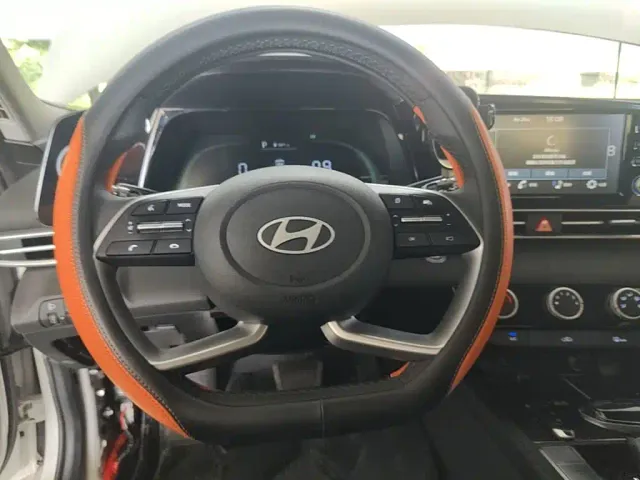 Hyundai Elantra — Фото автомобиля 10