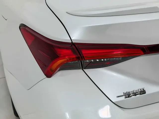 Toyota Avalon — Фото автомобиля 10