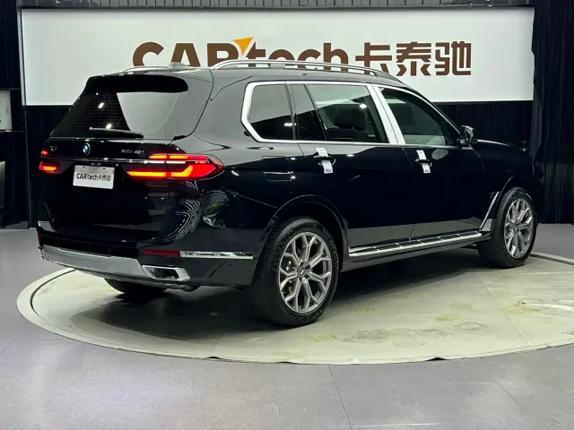 BMW X7 — Фото автомобиля 6