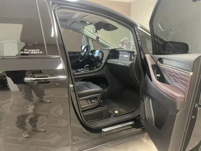 GAC Trumpchi M8 — Фото автомобиля 25