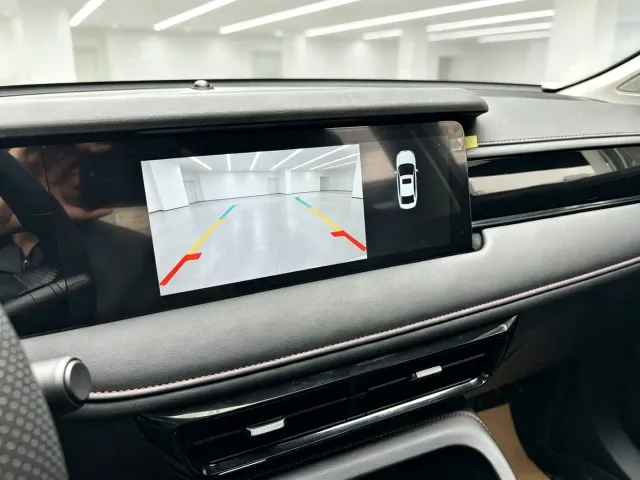 Roewe i5 — Фото автомобиля 14