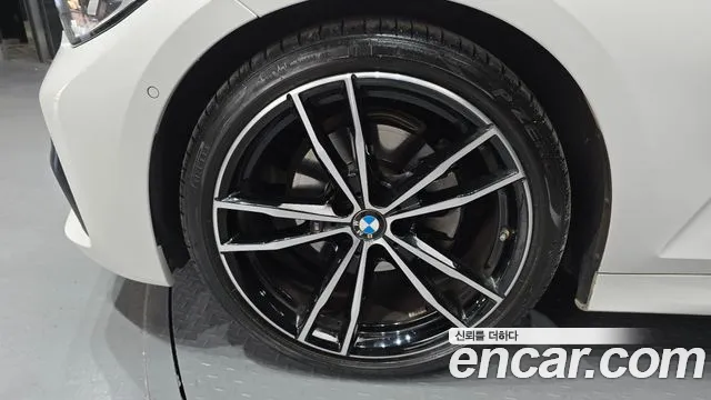 BMW 3-Series 3 серия (G20) 320i M Sport — Фото автомобиля 5