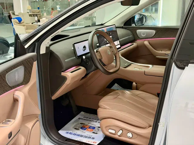Leapmotor C11 — Фото автомобиля 7
