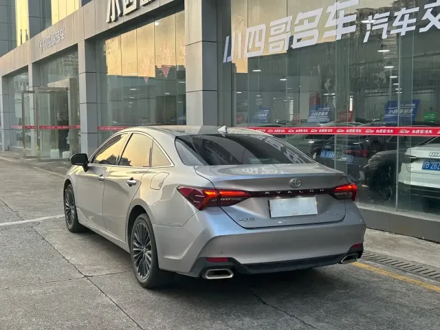 Toyota Avalon — Фото автомобиля 4