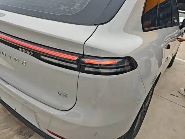 Leapmotor C10 — Фото автомобиля 7