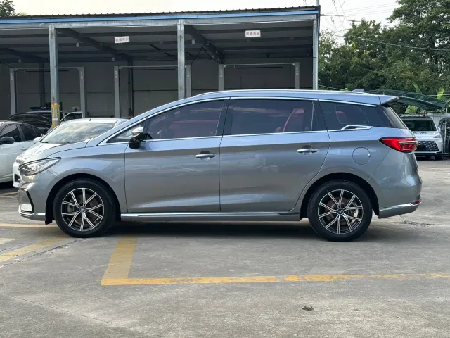 BYD Song MAX — Фото автомобиля 6