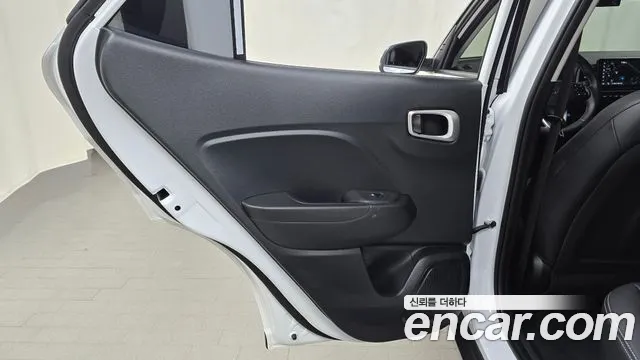 Hyundai Venue — Фото автомобиля 14