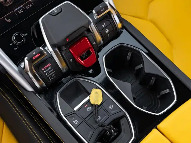 Lamborghini Urus — Фото автомобиля 15