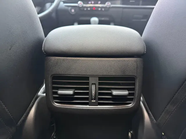 Mazda Axela — Фото автомобиля 16