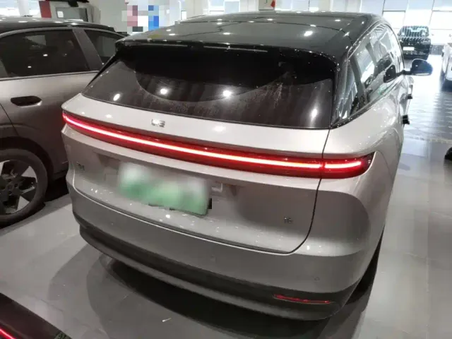 Li Auto i6 — Фото автомобиля 5