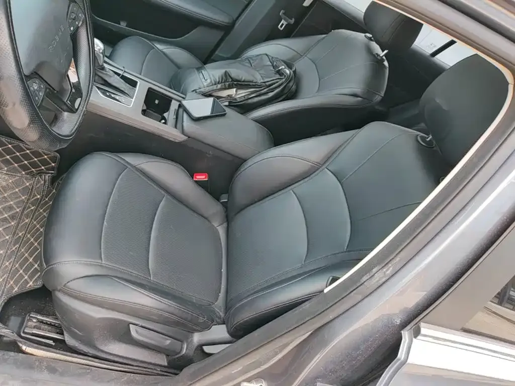 Roewe Roewe i5 2023 1.5L CVT Luxury Edition — Фото автомобиля 10