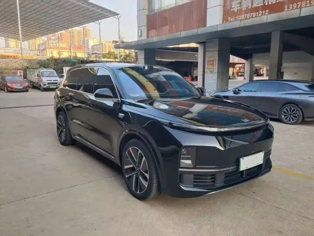 Li Auto L9 — Фото автомобиля 3