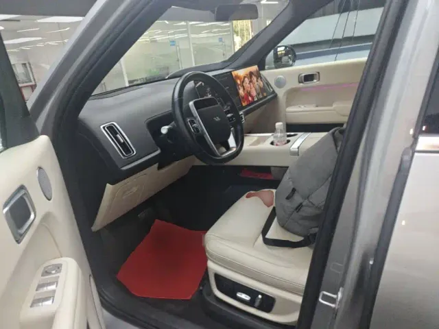 Li Auto Li Xiang L9 2022 Max — Фото автомобиля 14