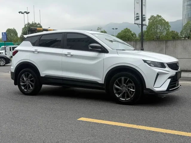Geely Binyue — Фото автомобиля 3