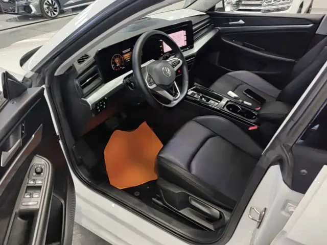 Volkswagen Lamando — Фото автомобиля 15