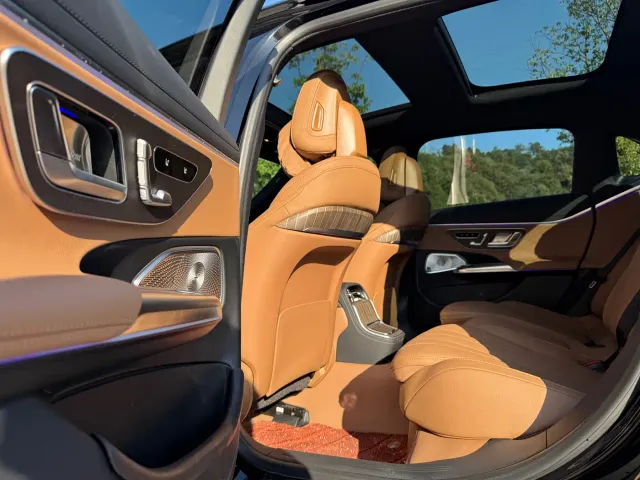 Mercedes-Benz E-Class — Фото автомобиля 10