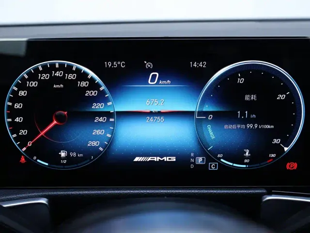 Mercedes-Benz GLB AMG — Фото автомобиля 15