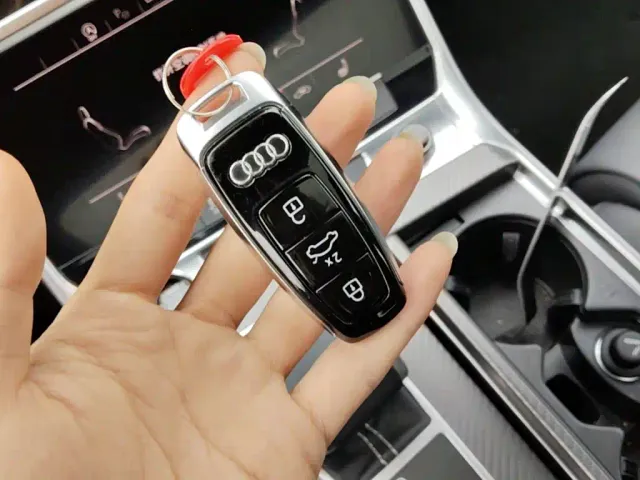 Audi A7L — Фото автомобиля 16