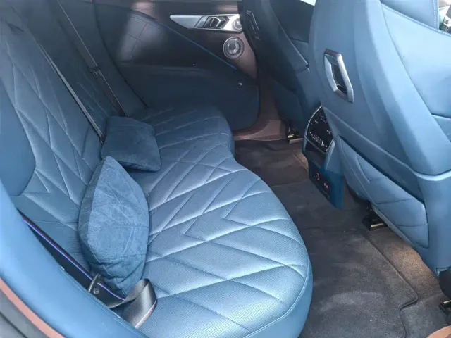 BMW XM — Фото автомобиля 10
