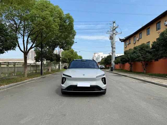Nio ES6 — Фото автомобиля 2