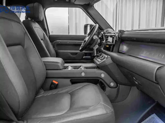 Land Rover Defender — Фото автомобиля 15