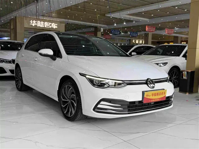 Volkswagen Golf — Фото автомобиля 3