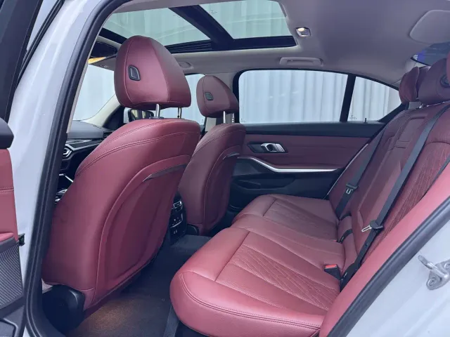 BMW 3 Series — Фото автомобиля 12