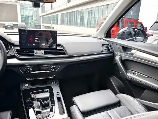 Audi Q5L — Фото автомобиля 9