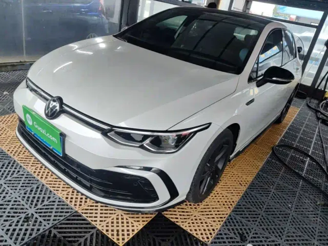 Фотография автомобиля — Volkswagen Golf