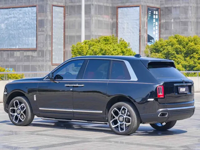 Rolls-Royce Cullinan — Фото автомобиля 4