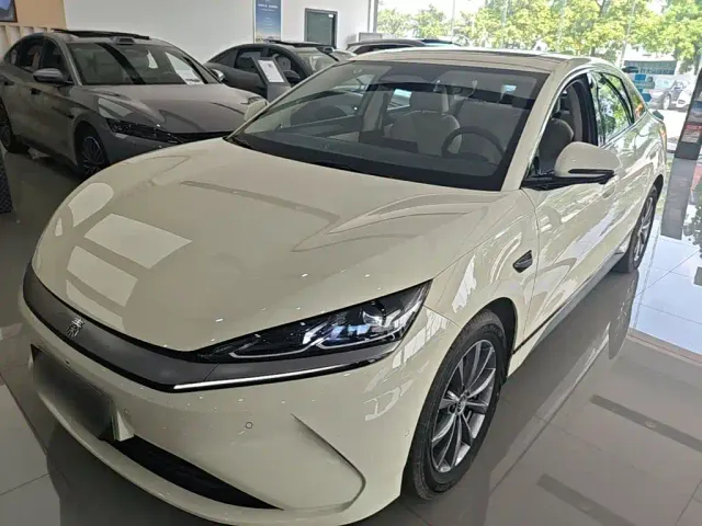 Фотография автомобиля — BYD Qin L