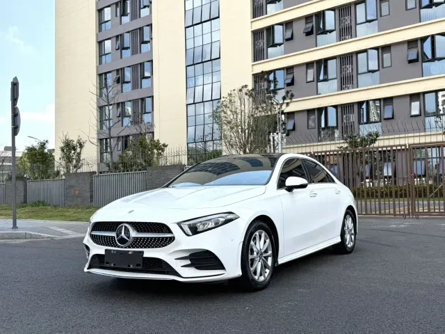 Фотография автомобиля — Mercedes-Benz A-Class