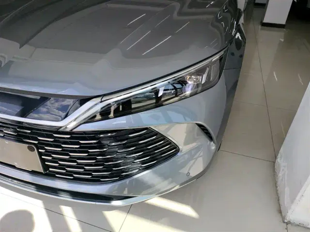 BYD Qin L — Фото автомобиля 23