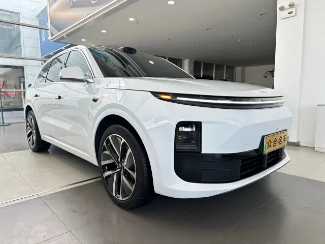 Li Auto L6 — Фото автомобиля 3
