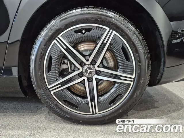 Mercedes-Benz EQE V295 — Фото автомобиля 5
