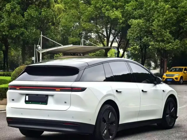 Li Auto i6 — Фото автомобиля 3