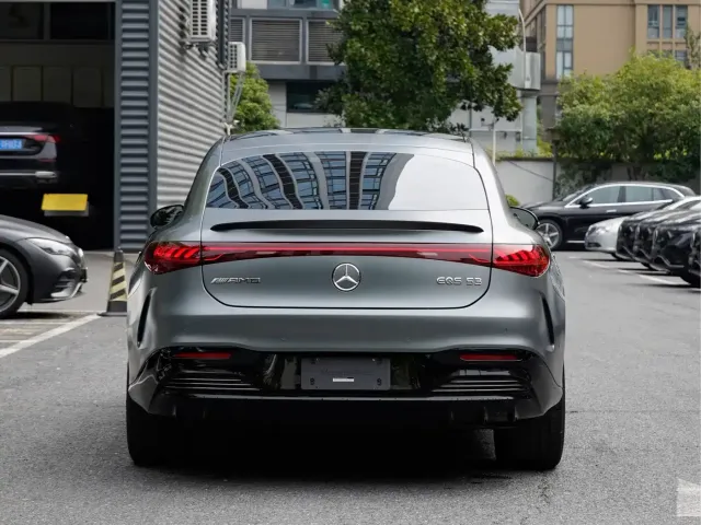 Mercedes-Benz EQS AMG — Фото автомобиля 5