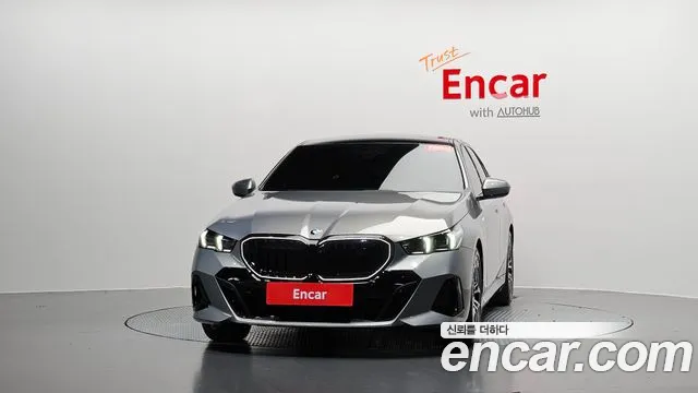 BMW 5 Series G60 — Фото автомобиля 3