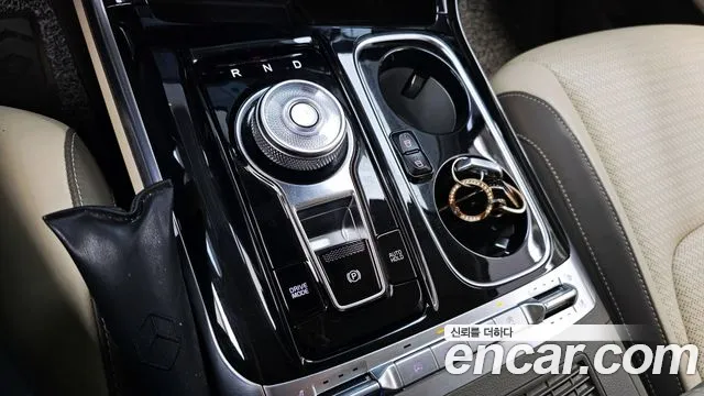 Kia Carnival Generation 4 — Фото автомобиля 12