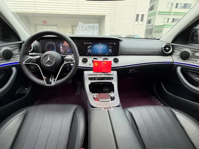 Mercedes-Benz E-Class — Фото автомобиля 8