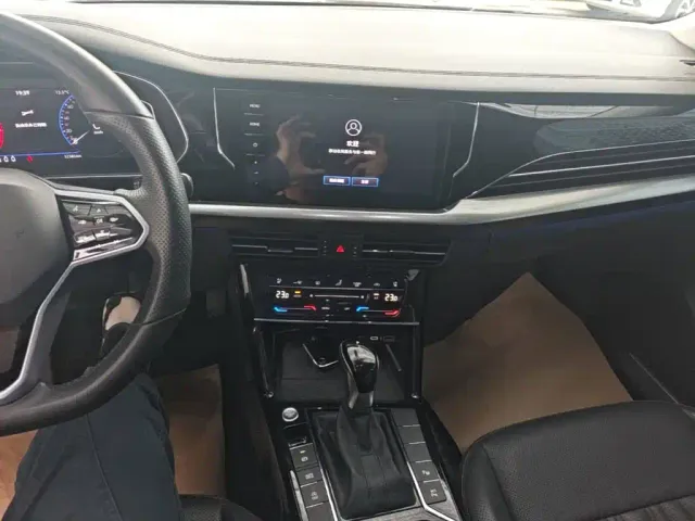 Volkswagen Passat — Фото автомобиля 12