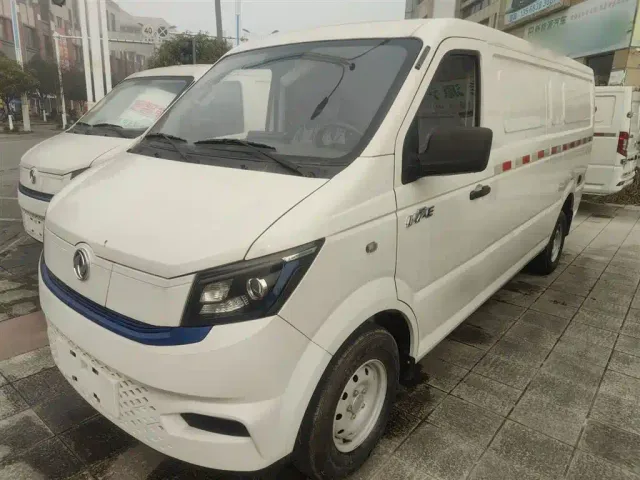 Фотография автомобиля — Dongfeng Yufeng EM27