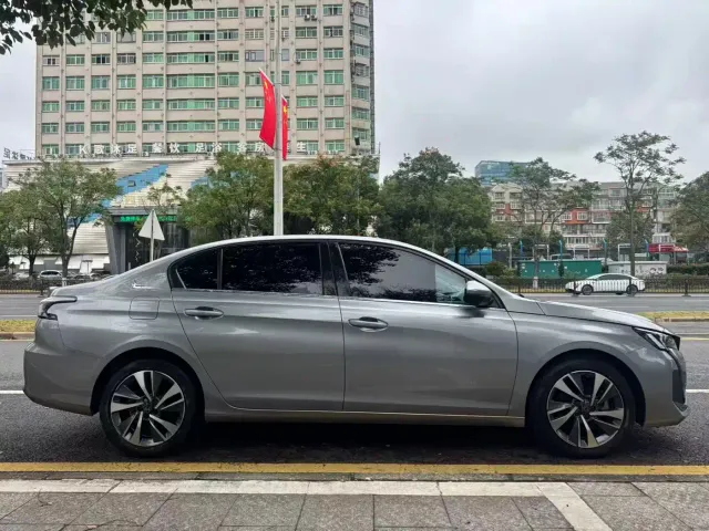 Peugeot 408 — Фото автомобиля 4