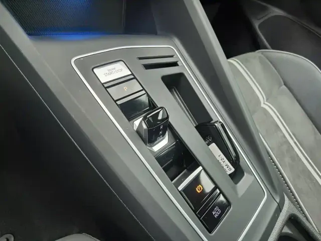 Volkswagen Golf — Фото автомобиля 13