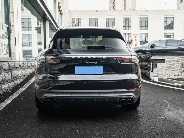 Porsche Cayenne — Фото автомобиля 9