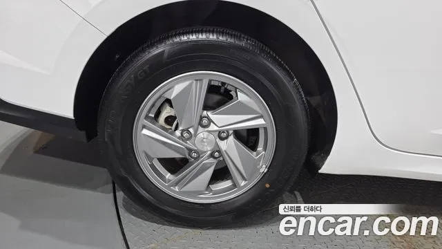 Hyundai Avante CN7 — Фото автомобиля 5