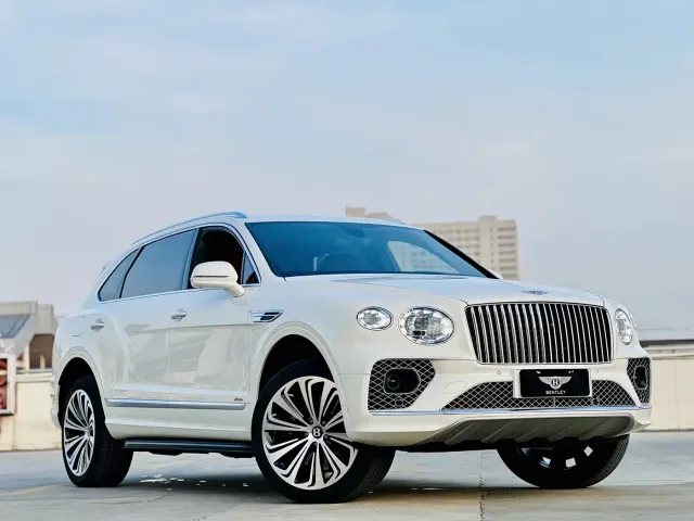 Bentley Bentayga — Фото автомобиля 4