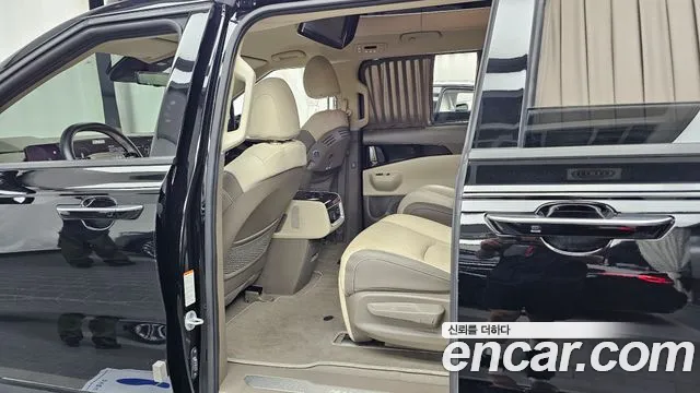 Kia Carnival Generation 4 — Фото автомобиля 12